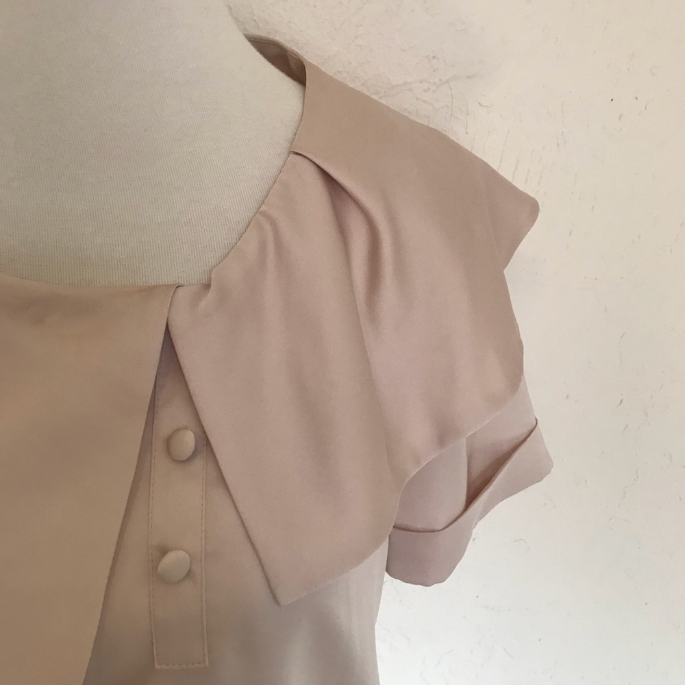 Top. - Picture 2 of 4